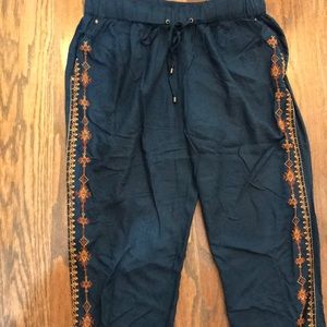 Sundance pull on  embroidered pants